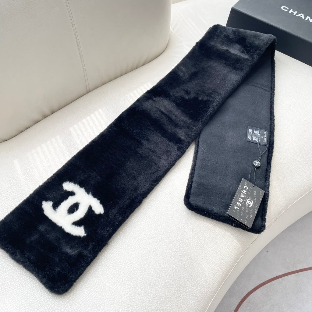 CHANEL 25S SCARF 120 IN FAUX FUR 876434