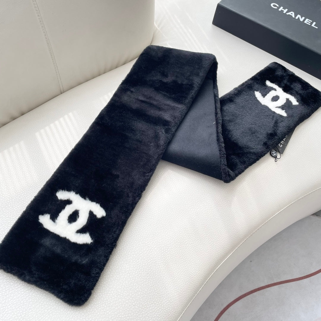 CHANEL 25S SCARF 120 IN FAUX FUR 876434