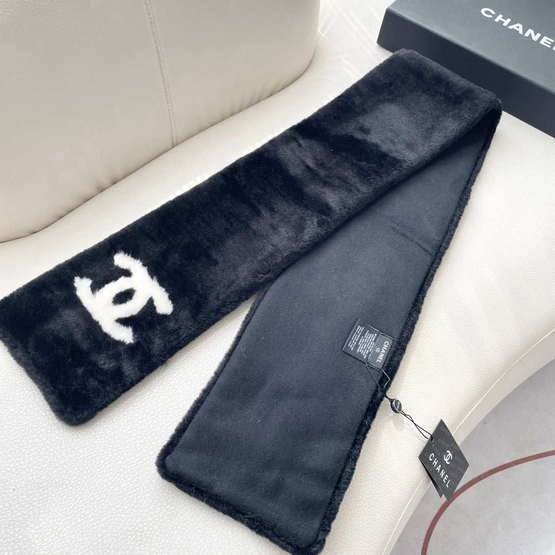 CHANEL 25S SCARF 120 IN FAUX FUR 876434