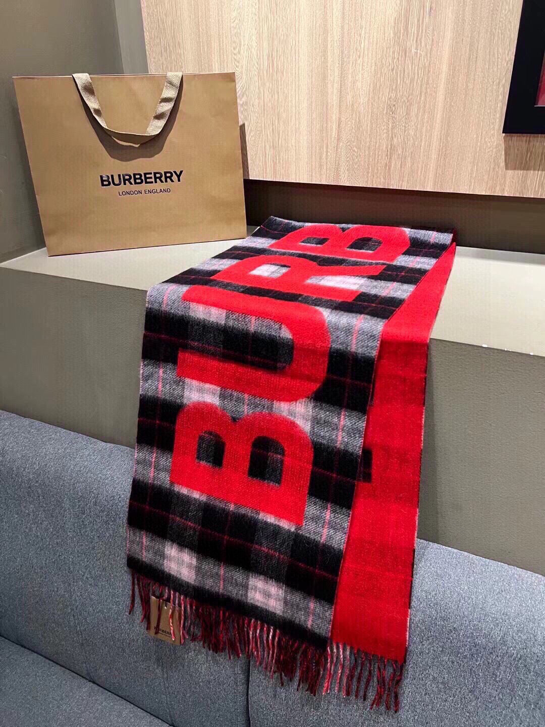 BURBERRY BBR SCARF 180 CM IN CASHMERE 525807