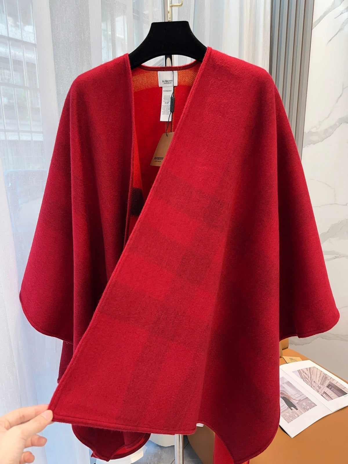 BURBERRY WOOL CAPE 140 CM CHERRY RED AND BLACK 394534