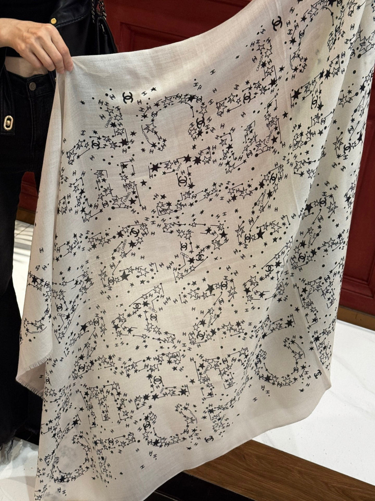 CHANEL 25S SCARF 200 IN CASHMERE 728987