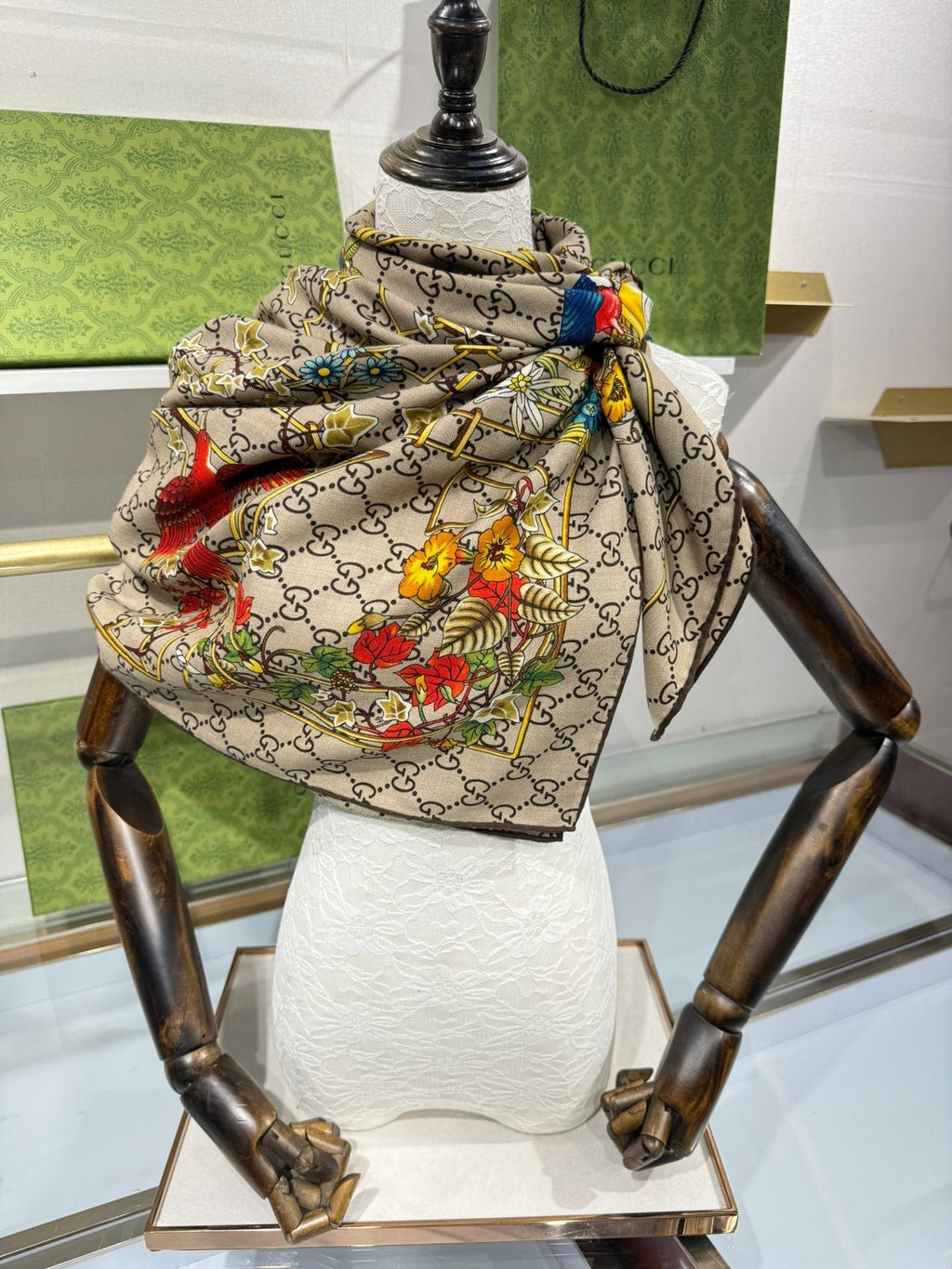 GUCCI 25S SCARF 140 IN CASHMERE 636341