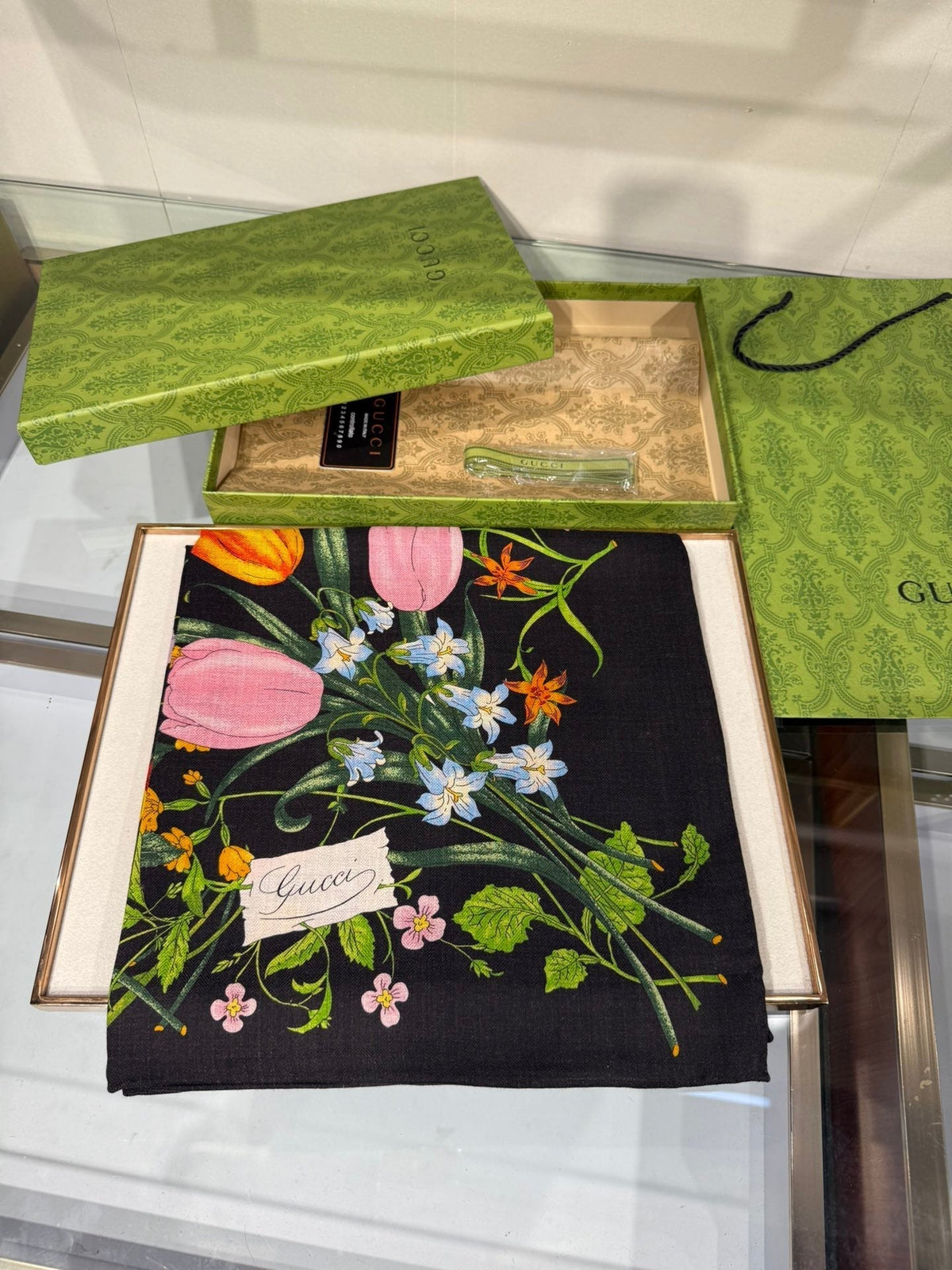 GUCCI 25S SCARF 140 IN CASHMERE 636339